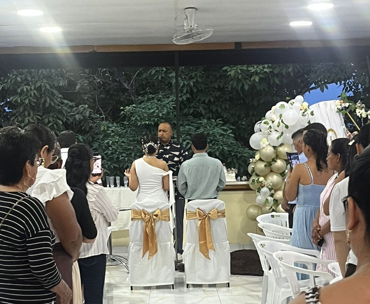 celebracion matrimonio en Cafe de los Loros Letica Amazonas